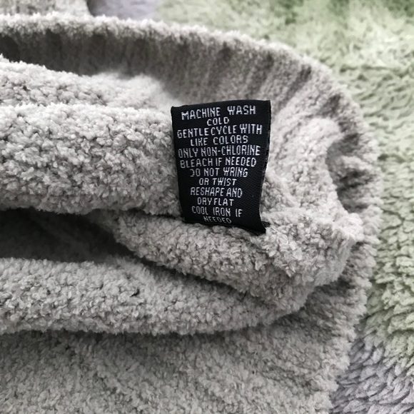 Moon & Madison Beautiful Cropped Sweater - Picture 6 of 8